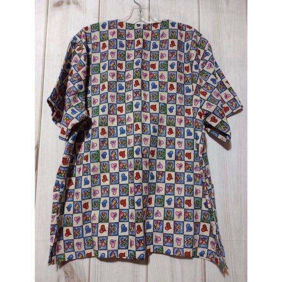 Point One Scrub Top Ladies‎ Large Teddy Bear Heart Blue Red V-Neck - Picture 2 of 8